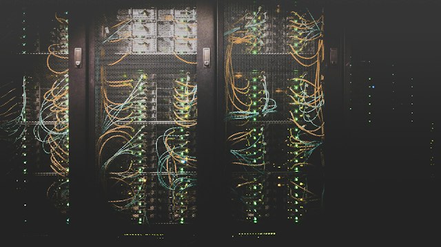 Ilustrační fotografie serverové infrastruktury